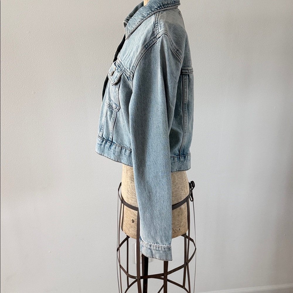 Michael Kors Stone Wash Cropped Jean Jacket with Gold Accent Buttons Size M - Picture 5 of 9